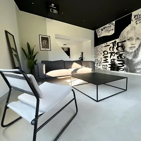 Maison Brigitte - Jacuzzi Videoprojecteur Xbox